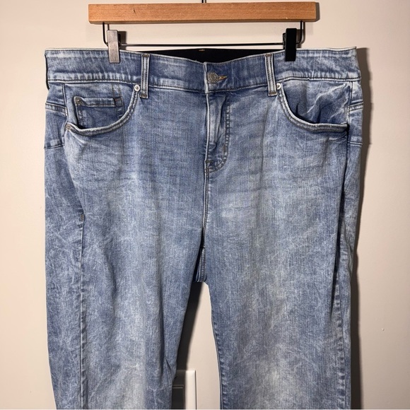 Torrid Bombshell Straight High-Rise Jeans Blue Acid Wash Size 20 - Picture 4 of 15
